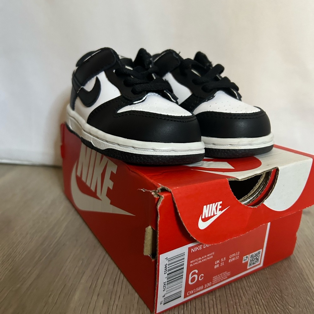 Nike Kids Black and White Sneakers